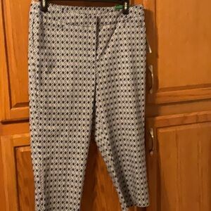 NWT ladies 16 petite cropped print pants by investment petites